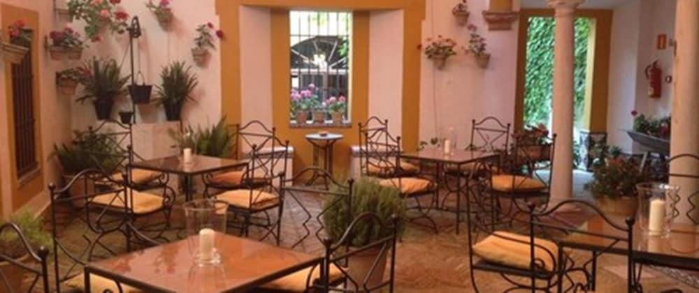 Casa Imperial 4* Seville
