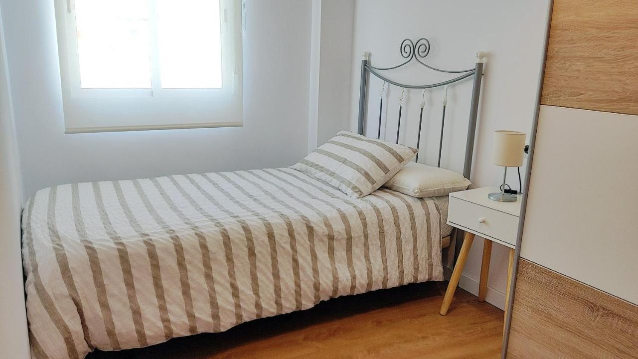 Nuevo 3 Y Vista A La Giralda Junto A Sanchez Pizjuan Apartamento Sevilla