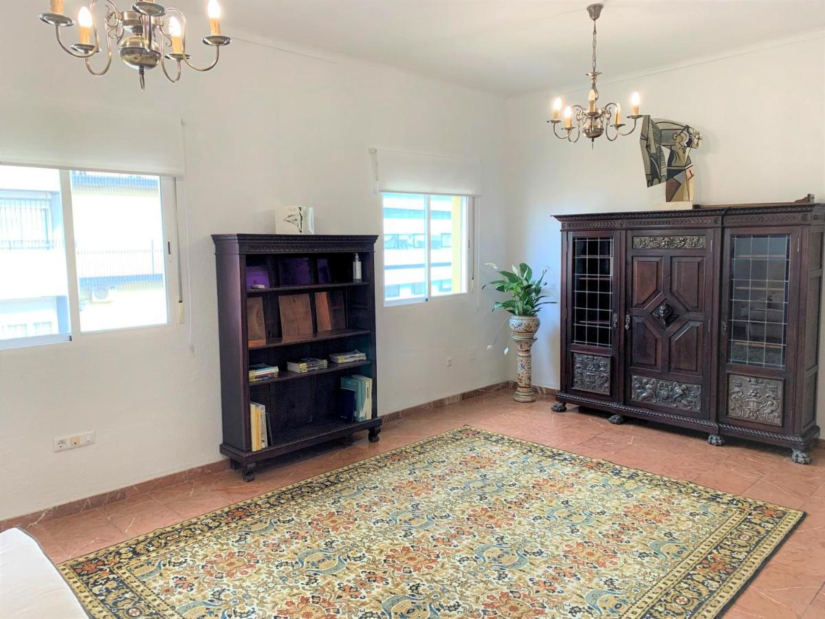Apartment Wide And Traditional- 2bd 1bth- Gavidia Seville