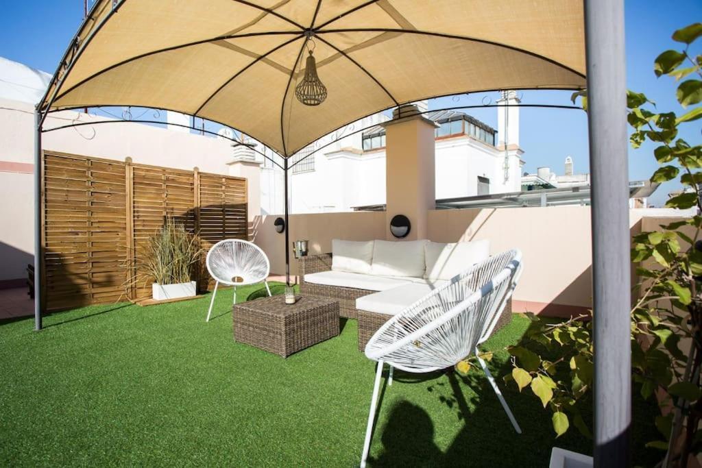 Esse ático. Precioso ático Con Terraza En Pleno Centro Apartamento