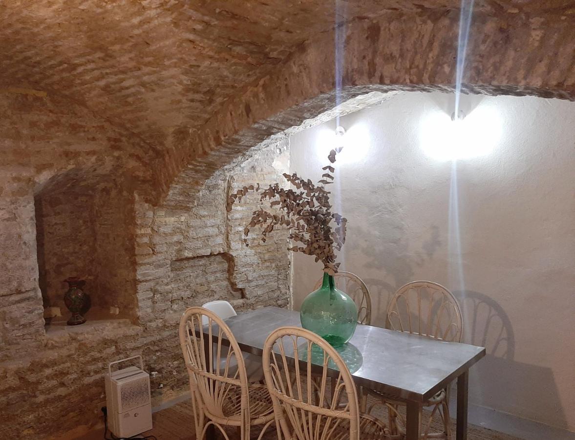 Downtown Loft In A 16th Century Convent Apartment