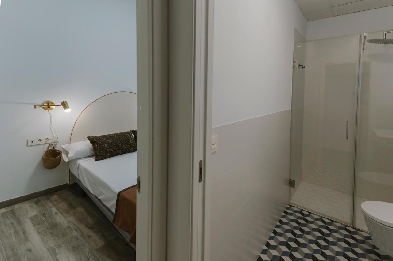 O&l Punonrostro Bright Minimalist Seville