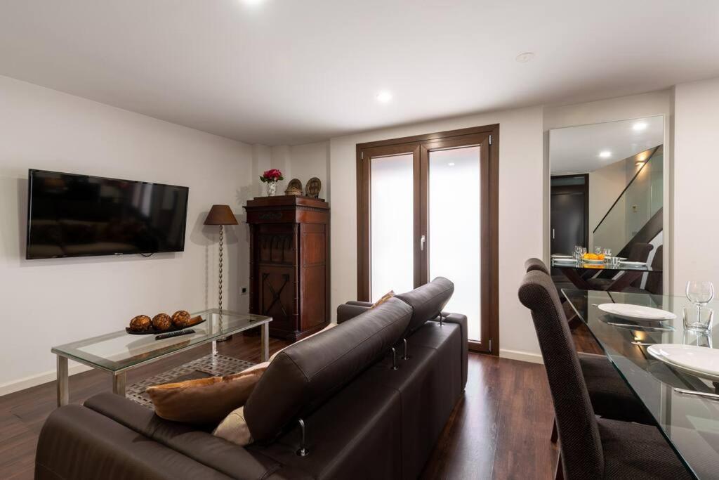 Fr26 Luxurious Apartment, 2 Minutes From Cathedral Apartment