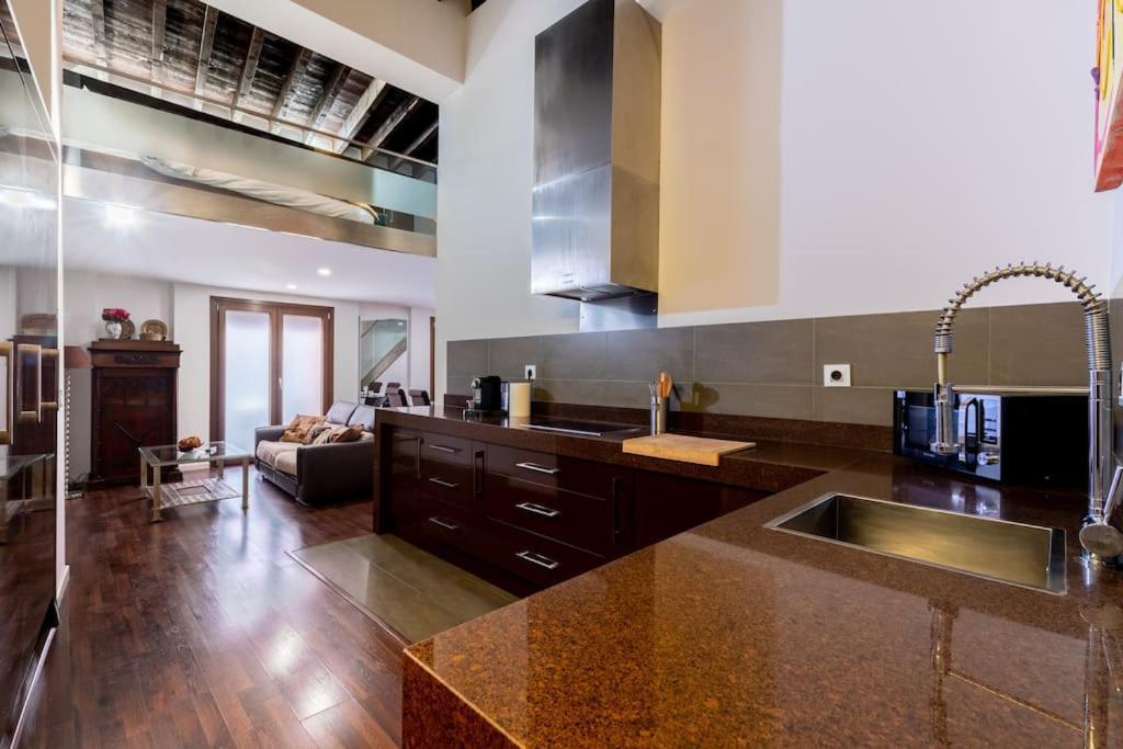 Fr26 Luxurious Apartment, 2 Minutes From Cathedral