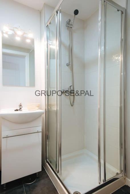 Cizq 2 Bedroom Center Cathedral And Alcazar Apartment