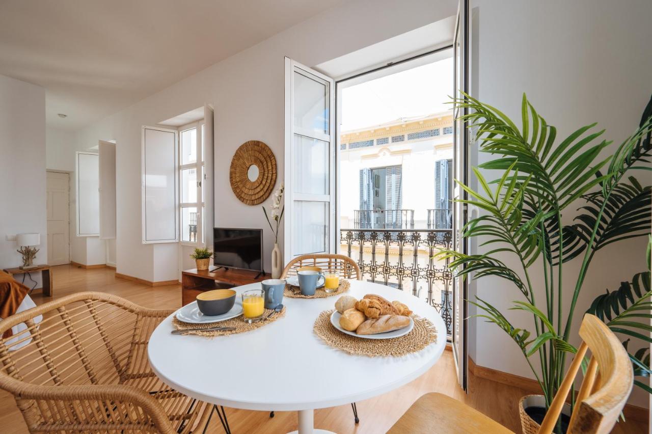 Hostly Rivero 2a Center Loft-fibre-communal Terrace-parking Optional-cless Apartment Seville