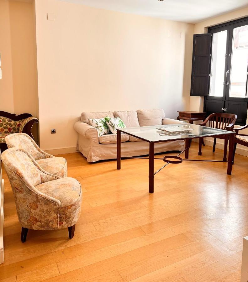 Penthouse Near Cathedral Private Rooftop Private Parking