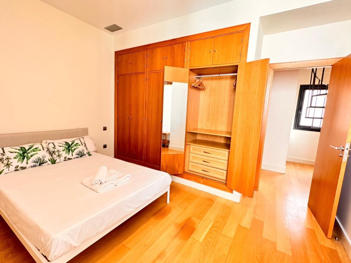 Penthouse Near Cathedral Private Rooftop Private Parking Apartment *