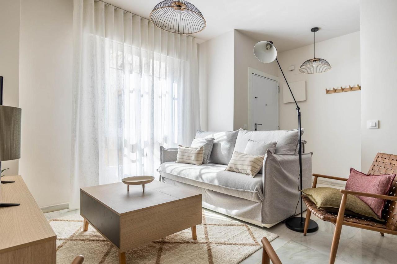 Amplisimo De Diseno Nuevo En El Corazon De Triana, Parking Included Apartment Seville