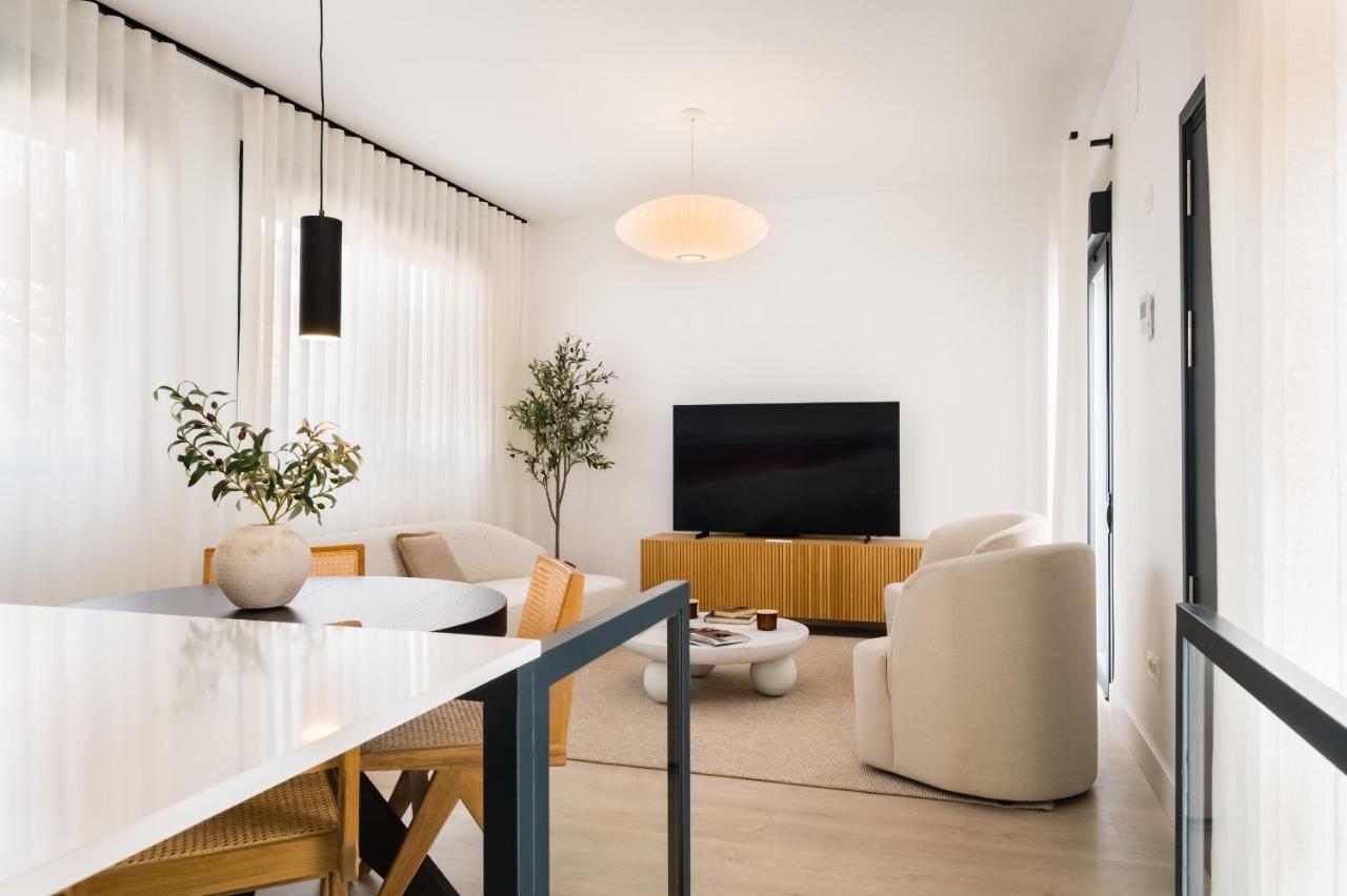 Apartment Stylish Designer Duplex-3Beds 2Baths-Puerta Carmona Centro