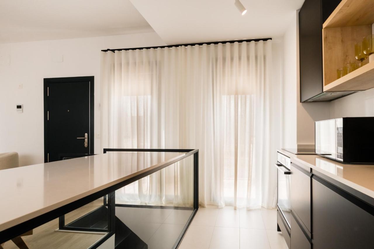 Stylish Designer Duplex-3Beds 2Baths-Puerta Carmona Centro *
