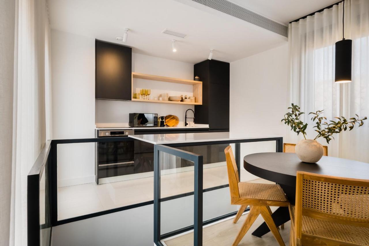 Stylish Designer Duplex-3Beds 2Baths-Puerta Carmona Centro *