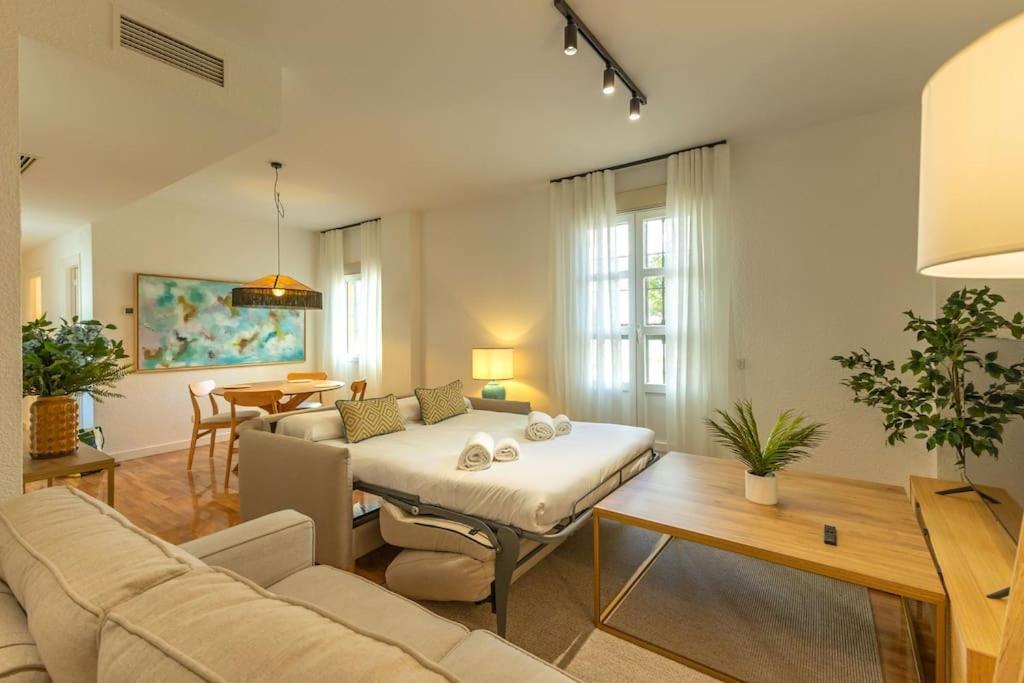 Triana Deluxe By Valcambre Apartment