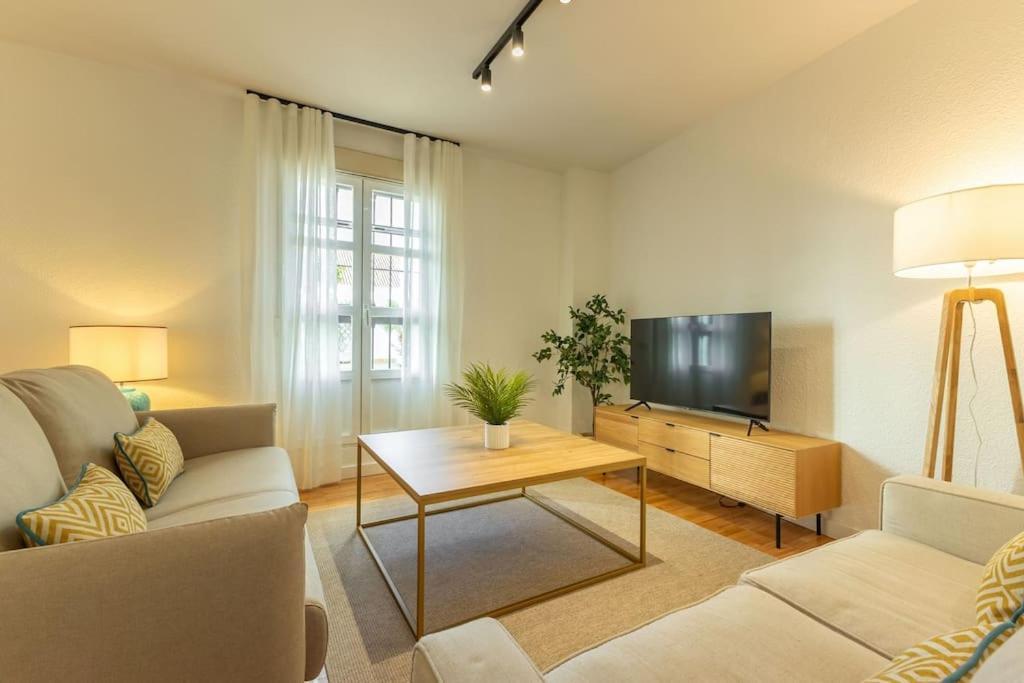 Triana Deluxe By Valcambre *