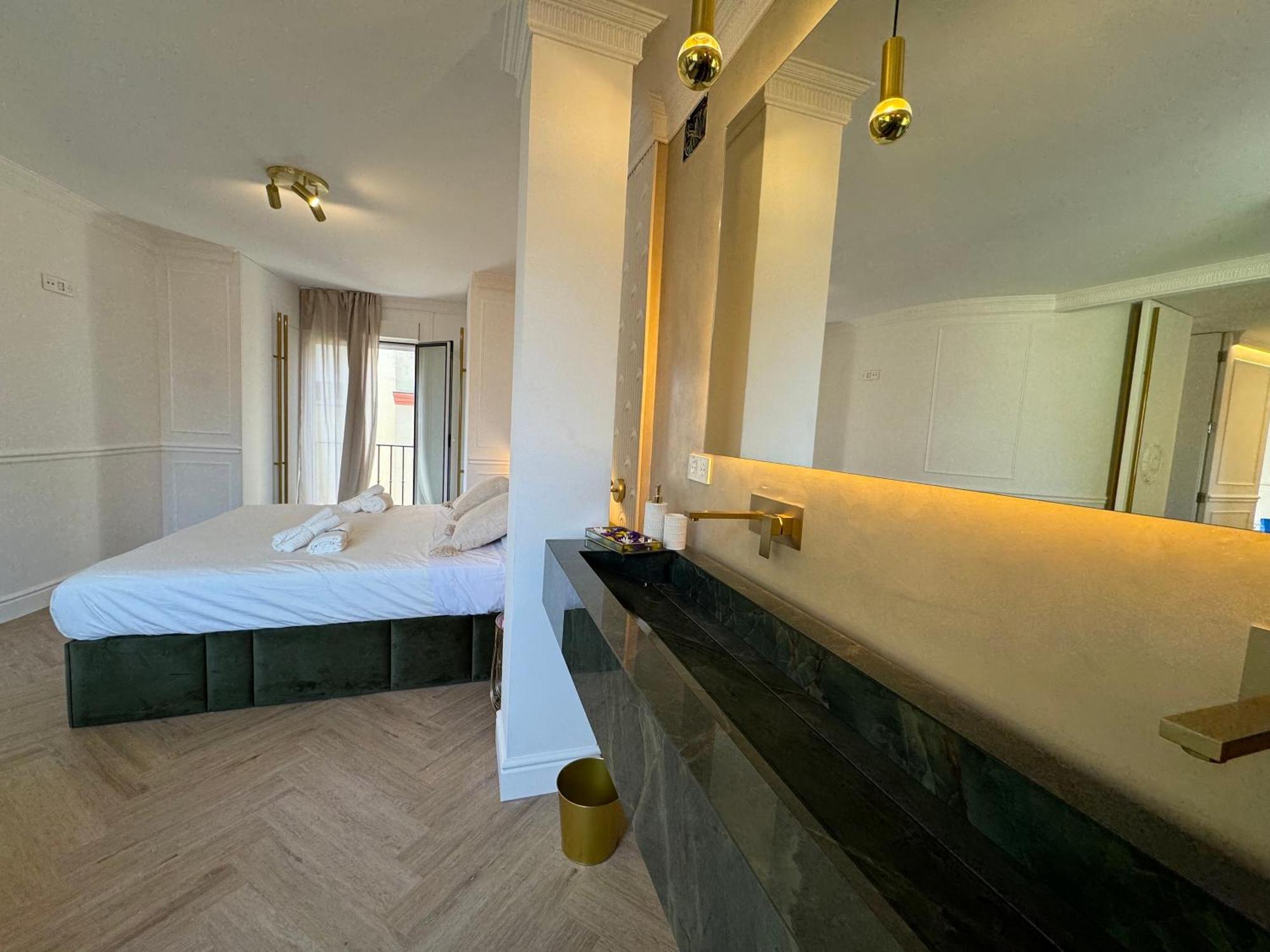Luxury Cathedral Views In Apartment Seville