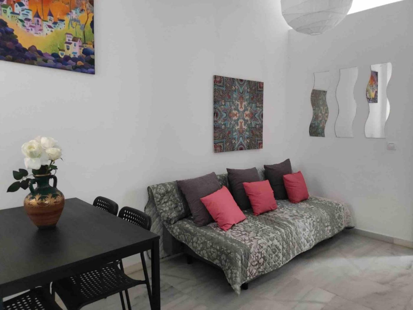 Apartment Puente Triana *