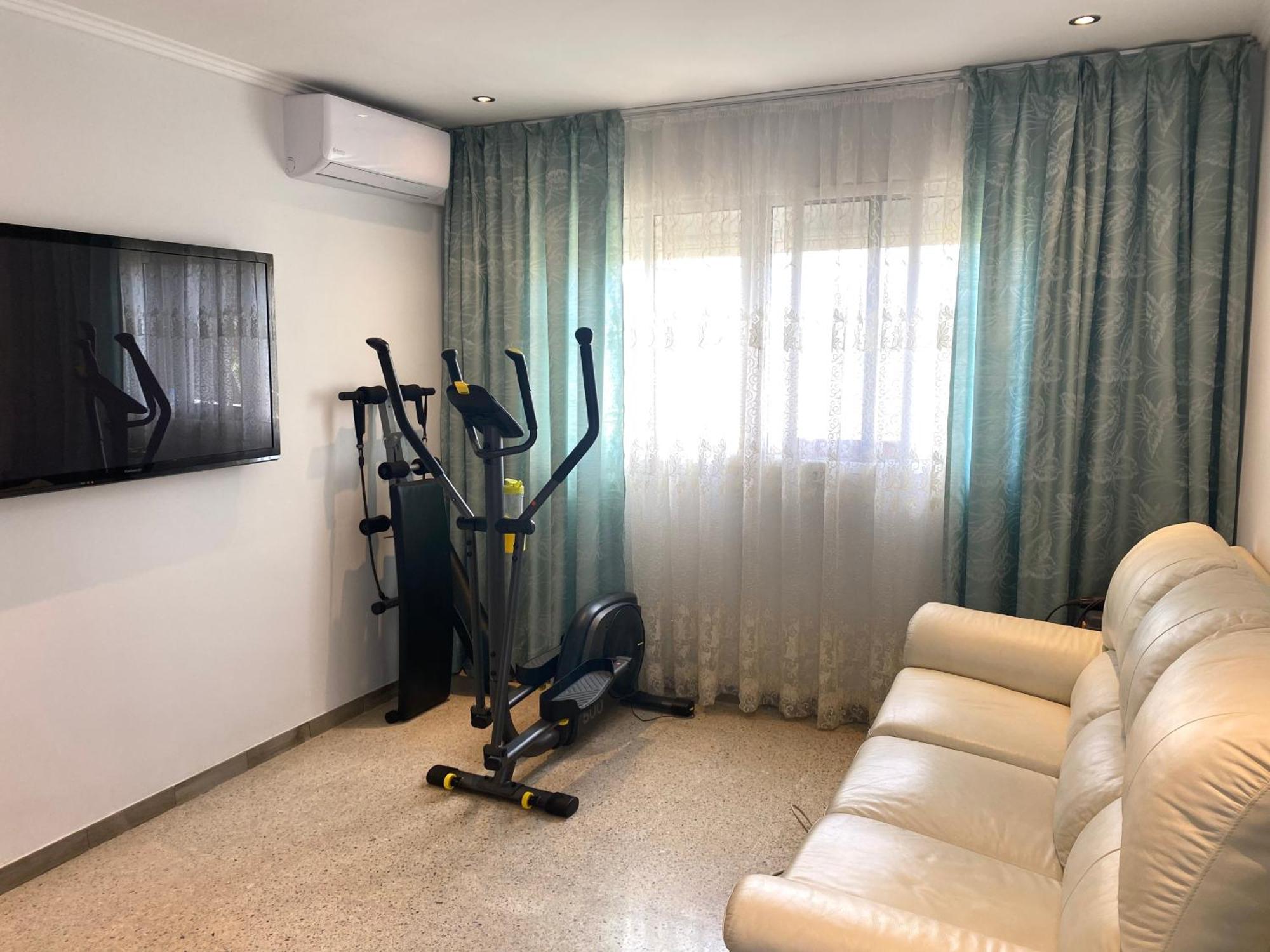 Shared Apartment! Piso Compartido! общая квартира! Homestay