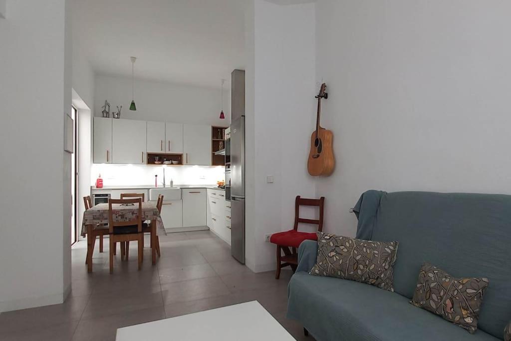 Town House With Rooftop Terrace * Seville