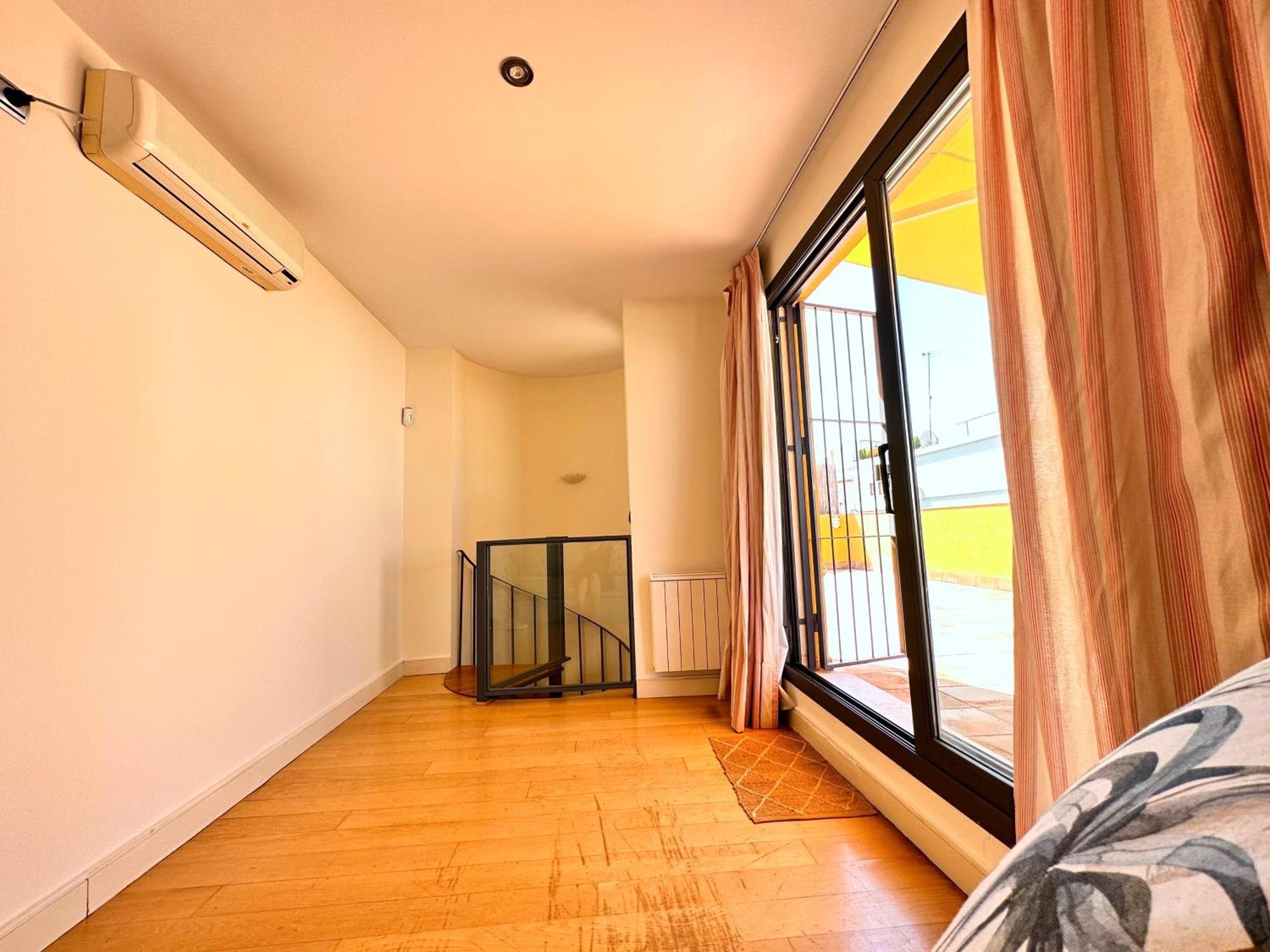 Penthouse Near Cathedral Private Rooftop Private Parking Seville