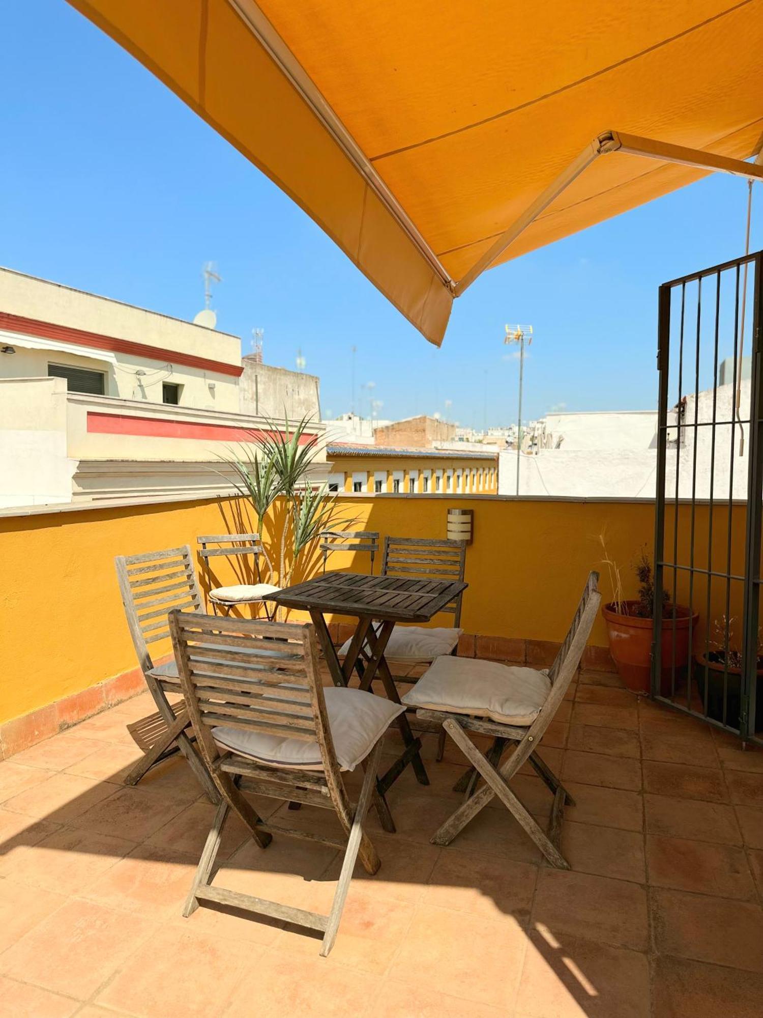 Penthouse Near Cathedral Private Rooftop Private Parking Apartment