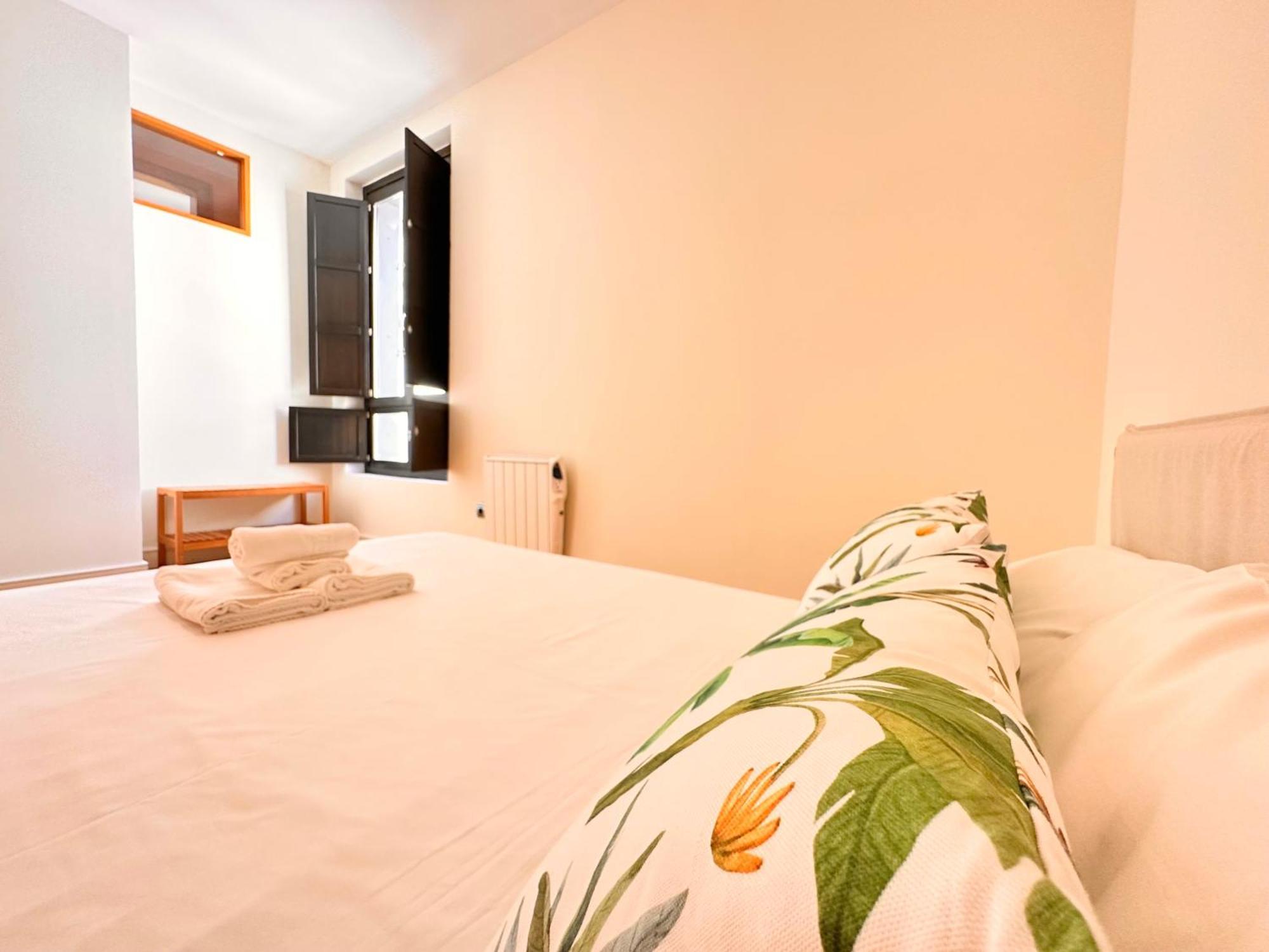 Penthouse Near Cathedral Private Rooftop Private Parking Apartment *