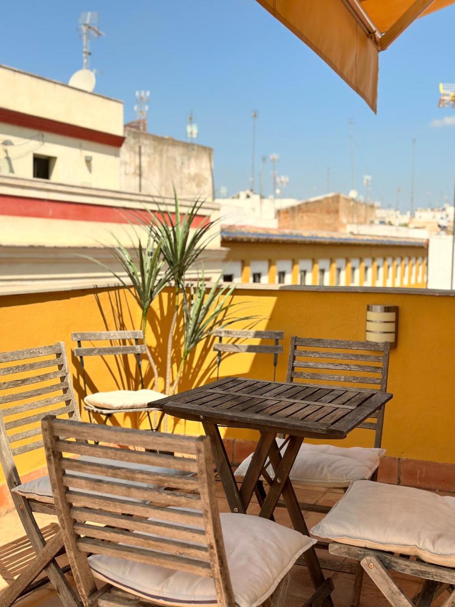 Penthouse Near Cathedral Private Rooftop Private Parking *