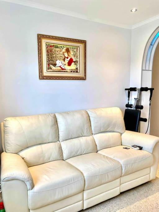 Homestay Shared Apartment! Piso Compartido! общая квартира! Seville