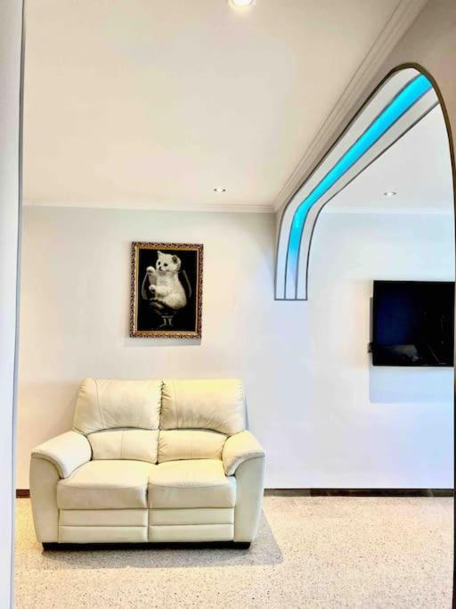 Shared Apartment! Piso Compartido! общая квартира! Homestay Seville