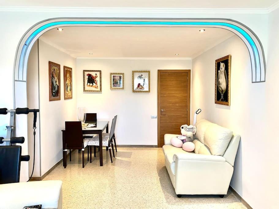 Shared Apartment! Piso Compartido! общая квартира! Homestay Seville