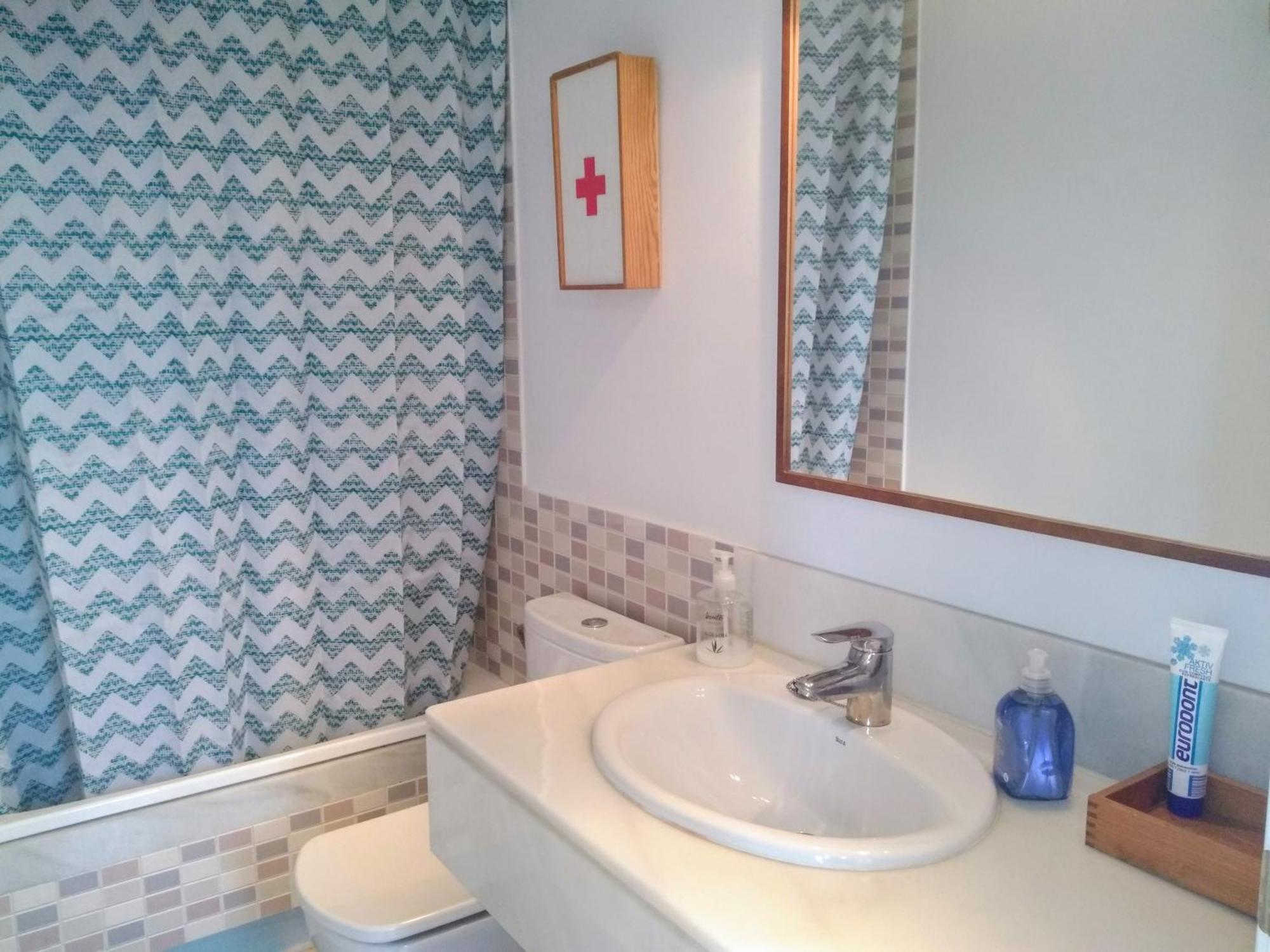 Apartment Homeyseville- Lovely In City Center, Parking Optional