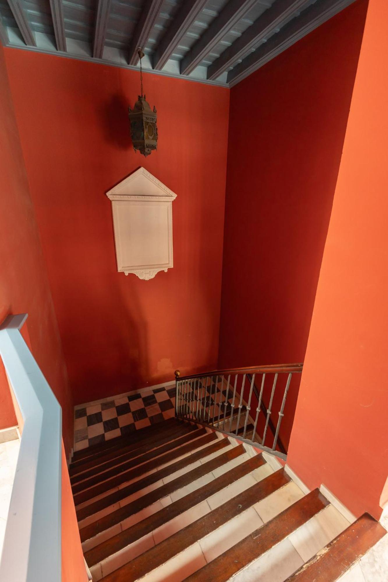 Romana Kindly * Seville