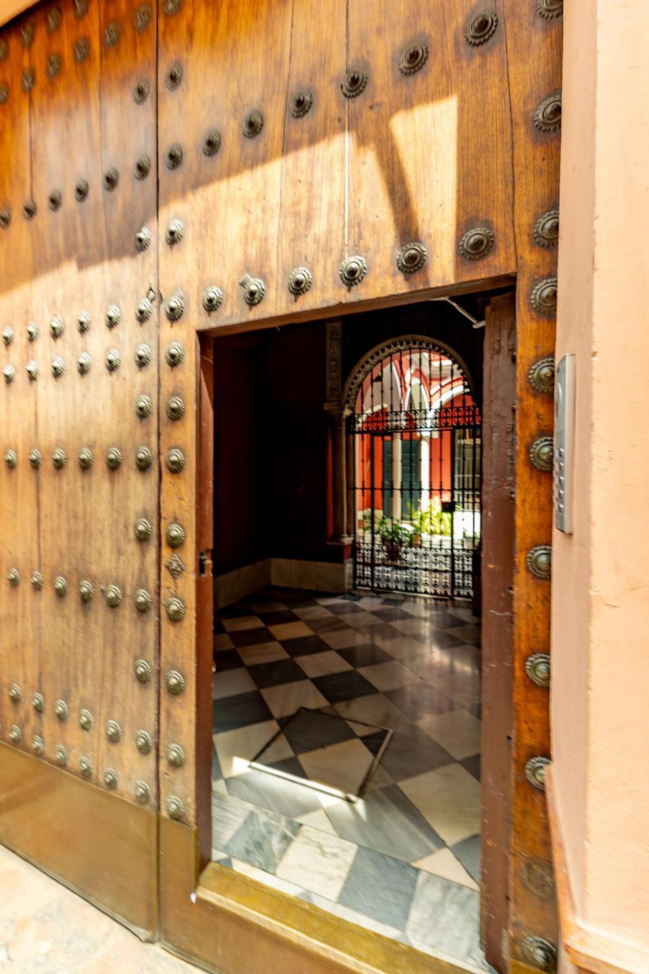 Romana Kindly Seville