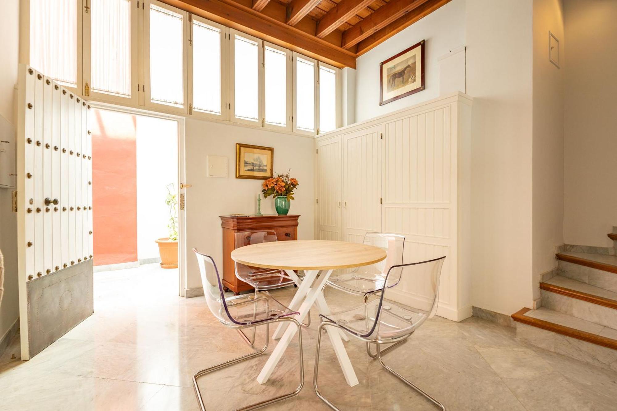 Romana Kindly Seville