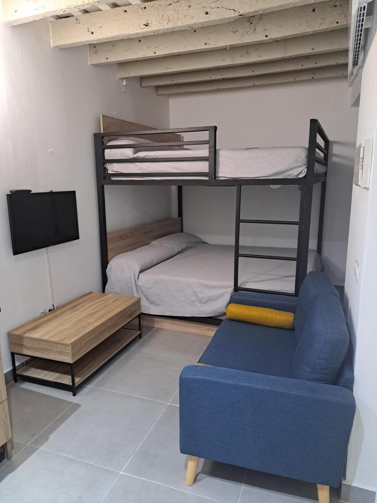 Triana75 Apartment *