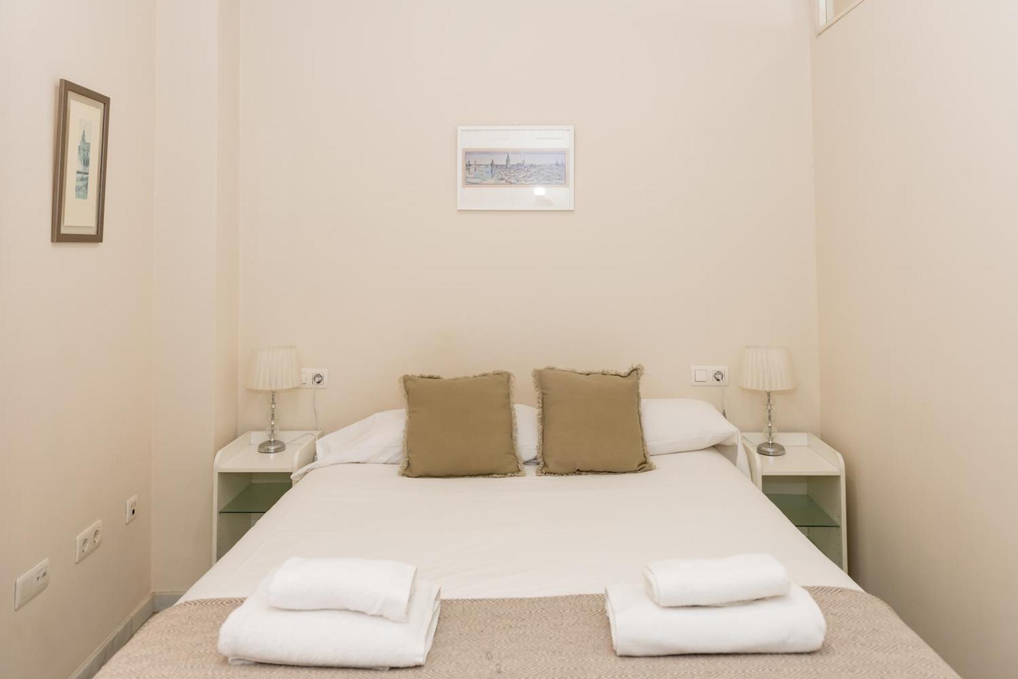 Apartment Charming & Quiet In Plaza Del Salvador