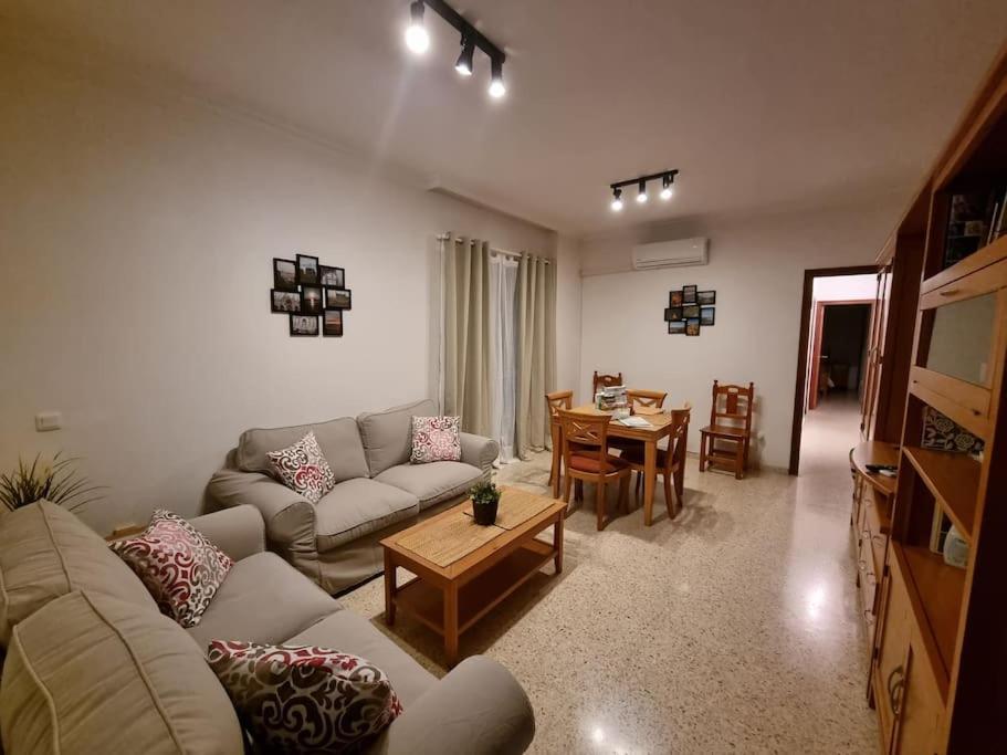 Estupendo Aeropuerto Y Fibes Apartment Seville