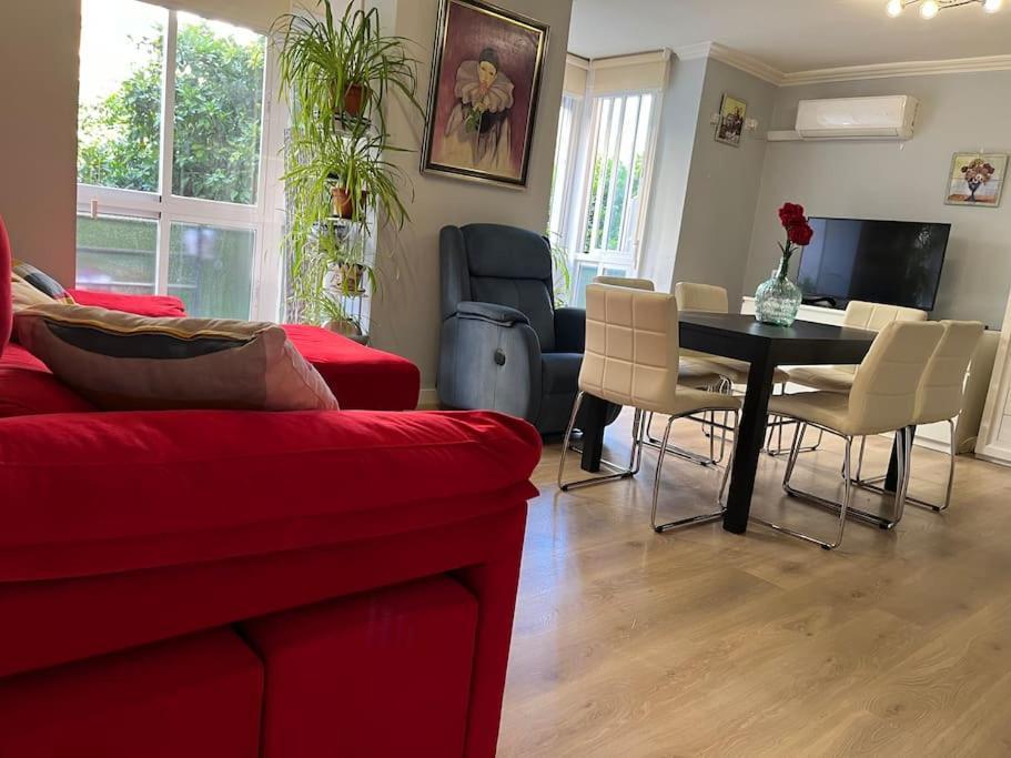 Triana Family Apartment *