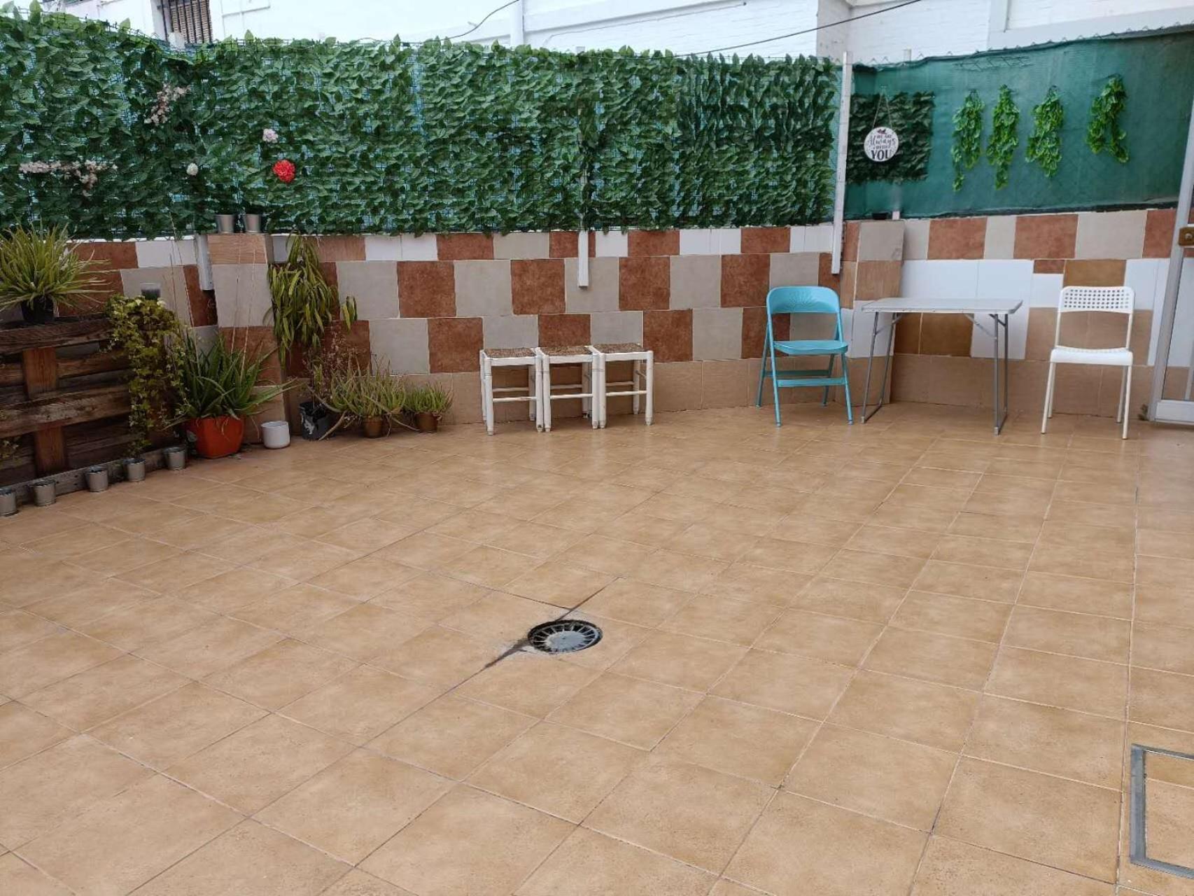 8 Mins Walk To Train Station Cost Youth Apartment