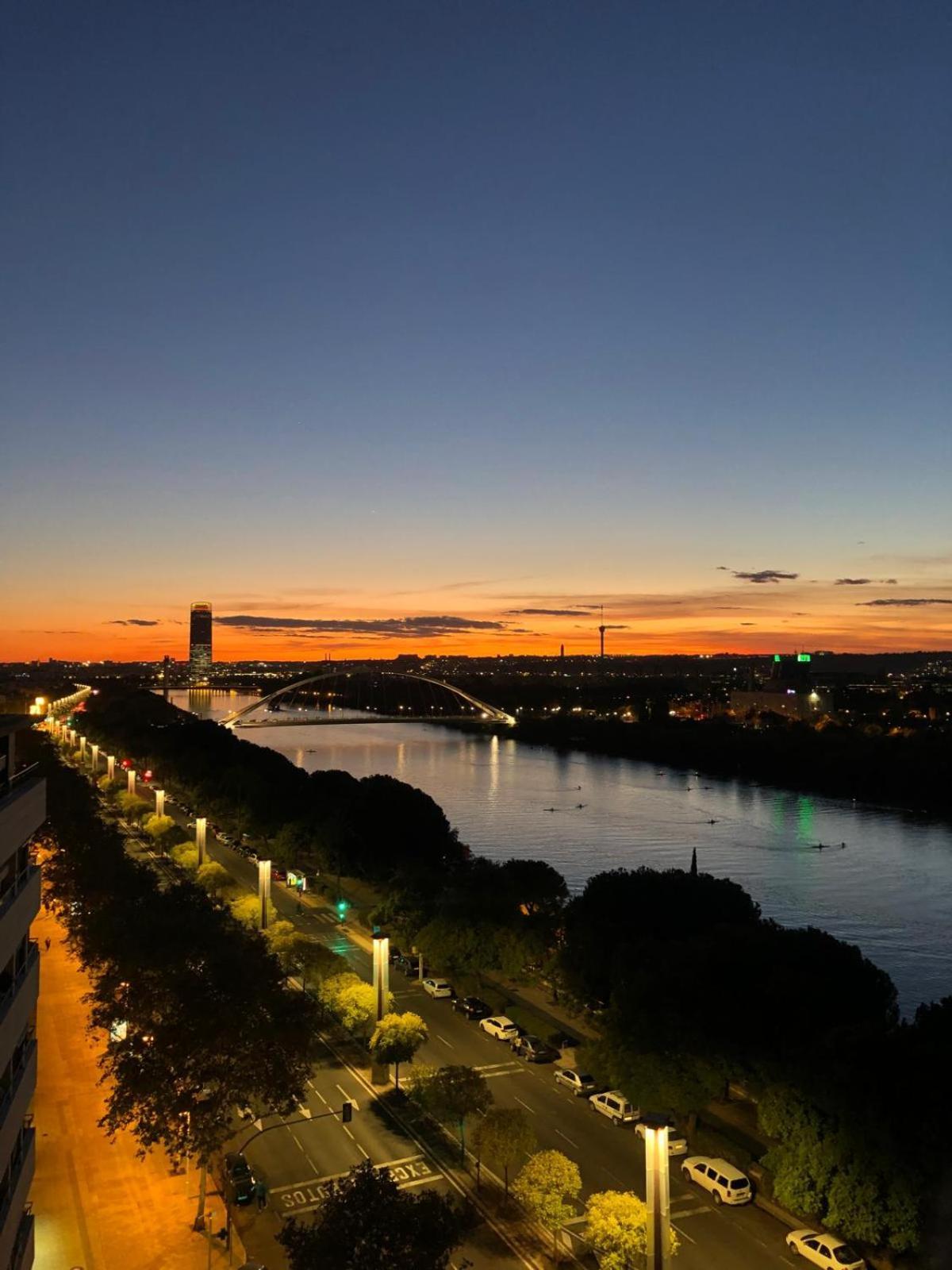 Tu Oasis De Lujo Junto Al Guadalquivir Sevilla