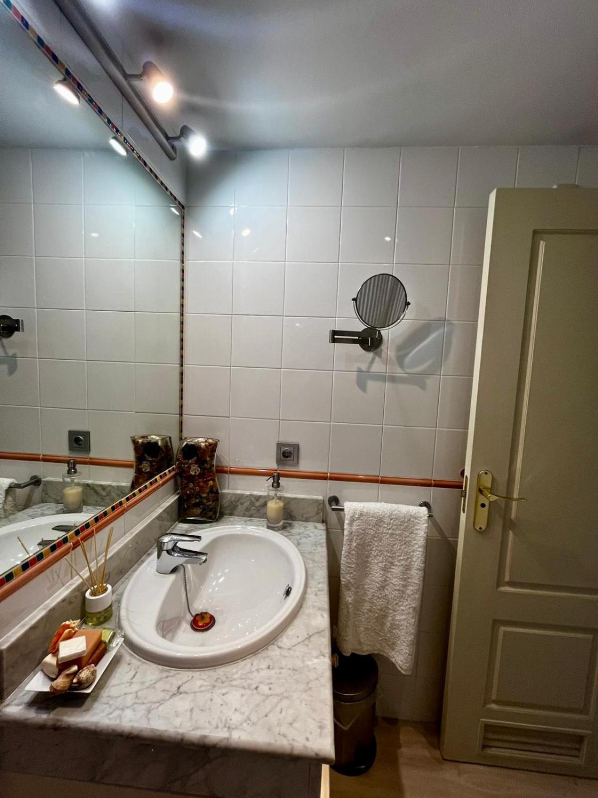 Tu Oasis De Lujo Junto Al Guadalquivir Sevilla