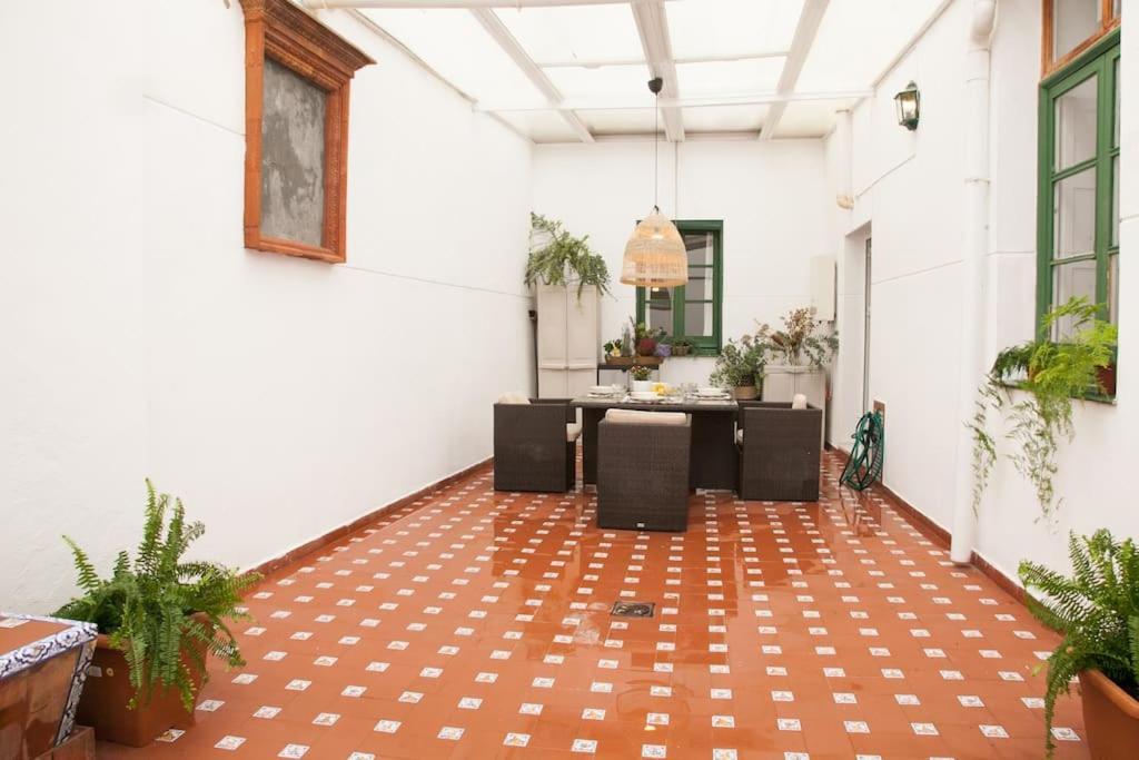 Idyllic & Loveliest With Patio.private Parking * Sevilla