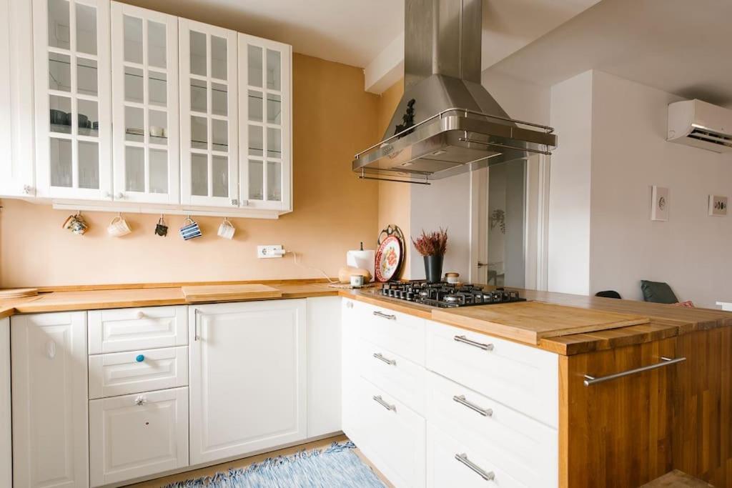 Cozy But Modern 2 Bed/bath Perfect For Families
