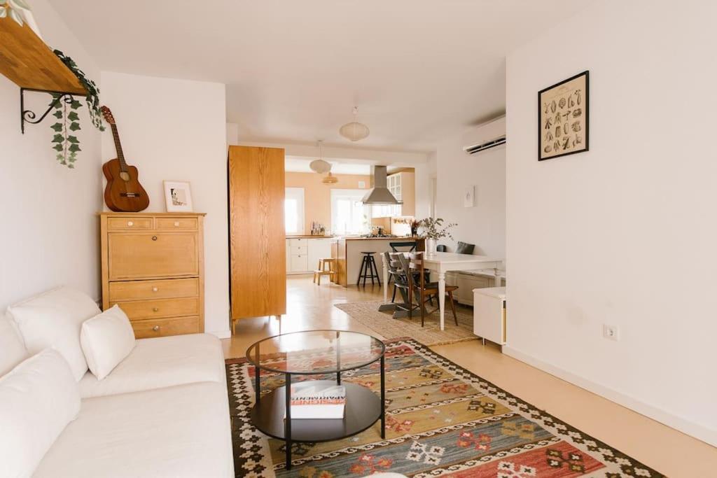Cozy But Modern 2 Bed/bath Perfect For Families *