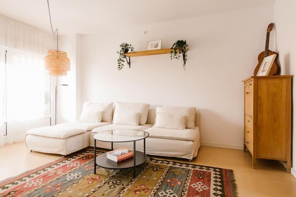 Cozy But Modern 2 Bed/bath Perfect For Families Sevilla