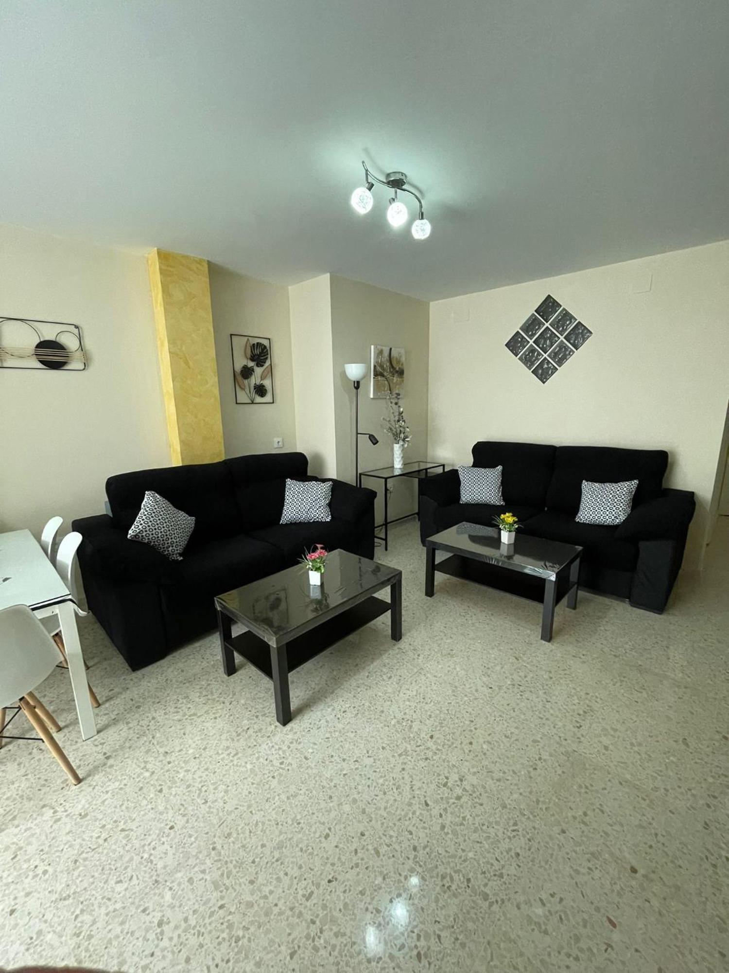 Triana Con Encanto Apto Amplio Y Comodo