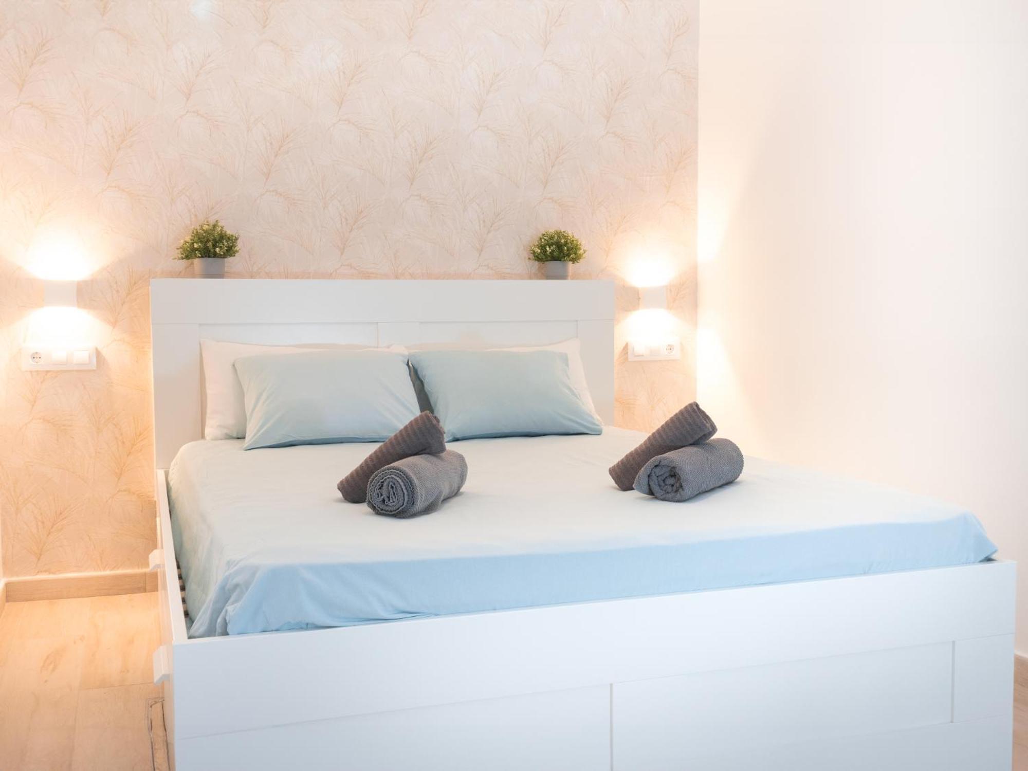 Estudio Con Jacuzzi Privado En El Barrio De Triana Apartment *