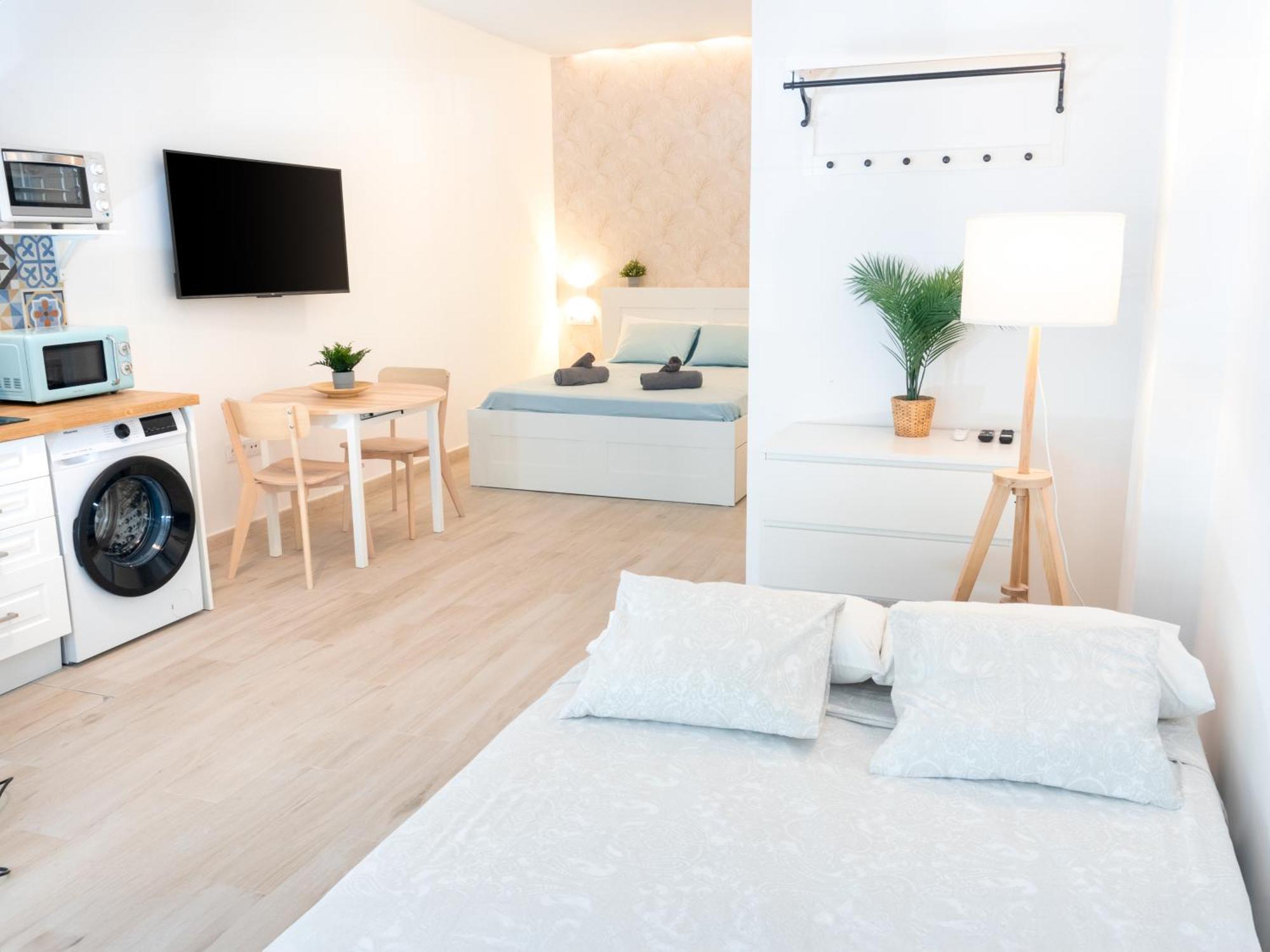 Estudio Con Jacuzzi Privado En El Barrio De Triana Apartment *