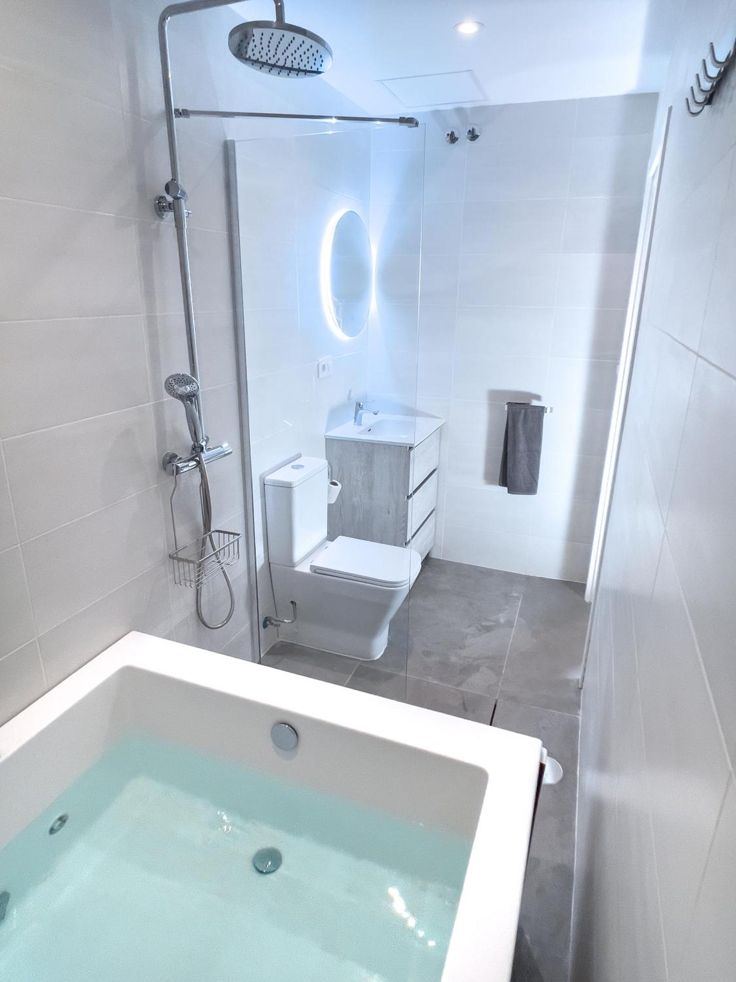 Apartment Estudio Con Jacuzzi Privado En El Barrio De Triana *