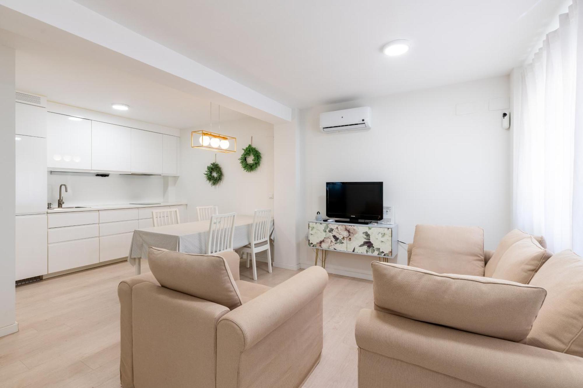 Whitey House In Triana * Seville