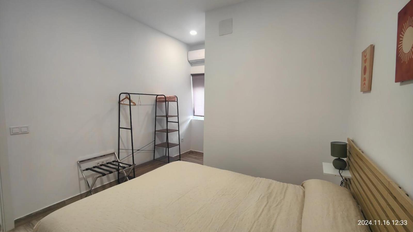 In Alameda De Hercules Apartment
